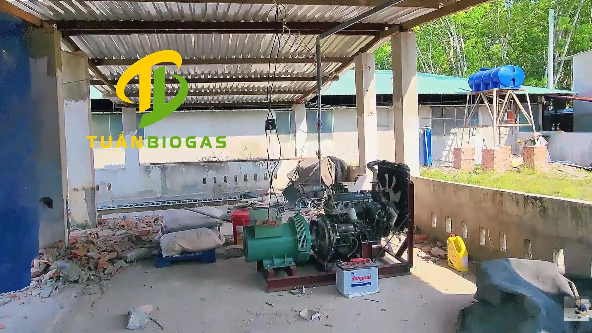 Sơ đồ khí biogas từ túi qua bình lọc, bơm tăng áp đến máy phát điện