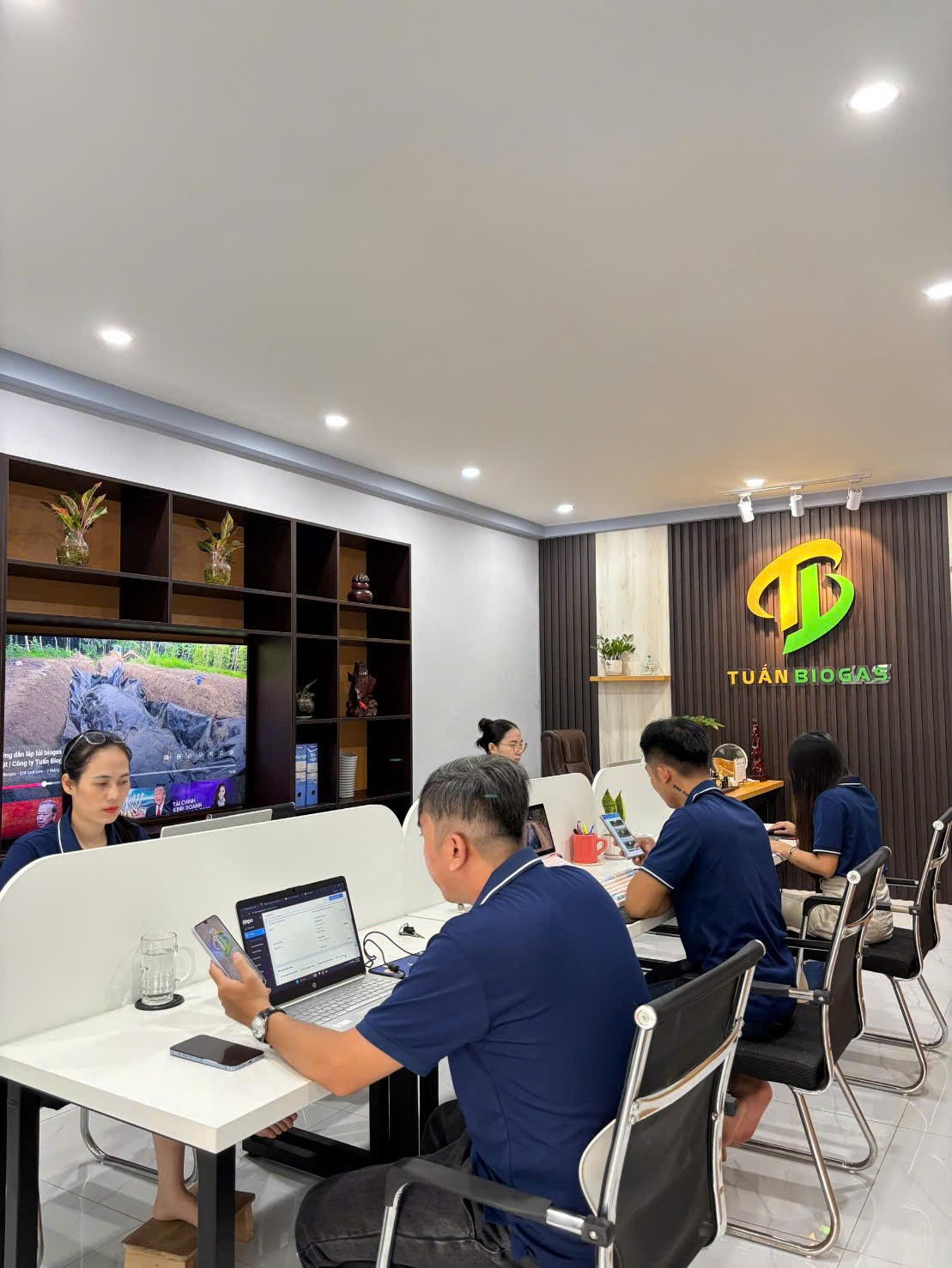 Lam-viec-tai-van-phong